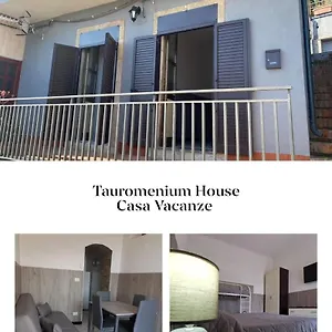 https://tauromenium-house.taorminaitalyhotels.com